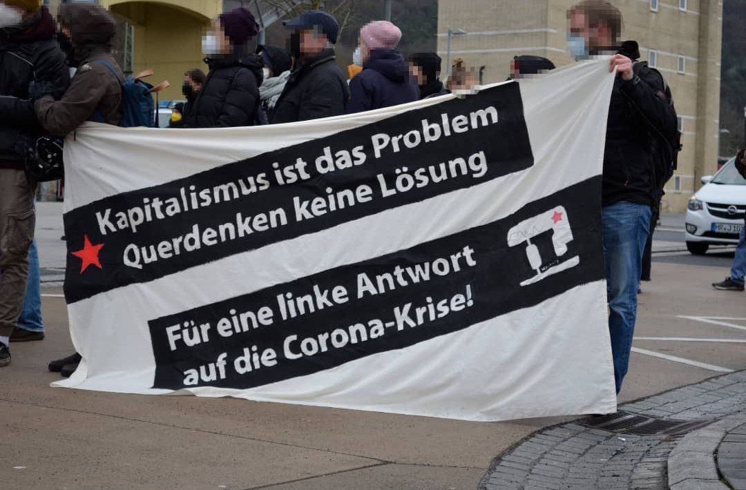 Demonstration "Solidarität statt Verschwörungsmythen" am 08.01.2022 in Marburg.